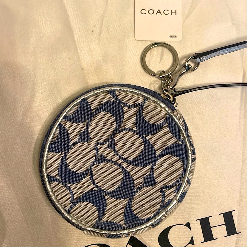 Coach Coin Case - Picture 3 of 7